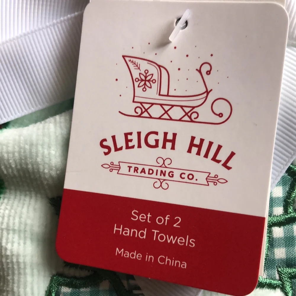 Holiday Christmas Wreath Hand Towels Bath Decor